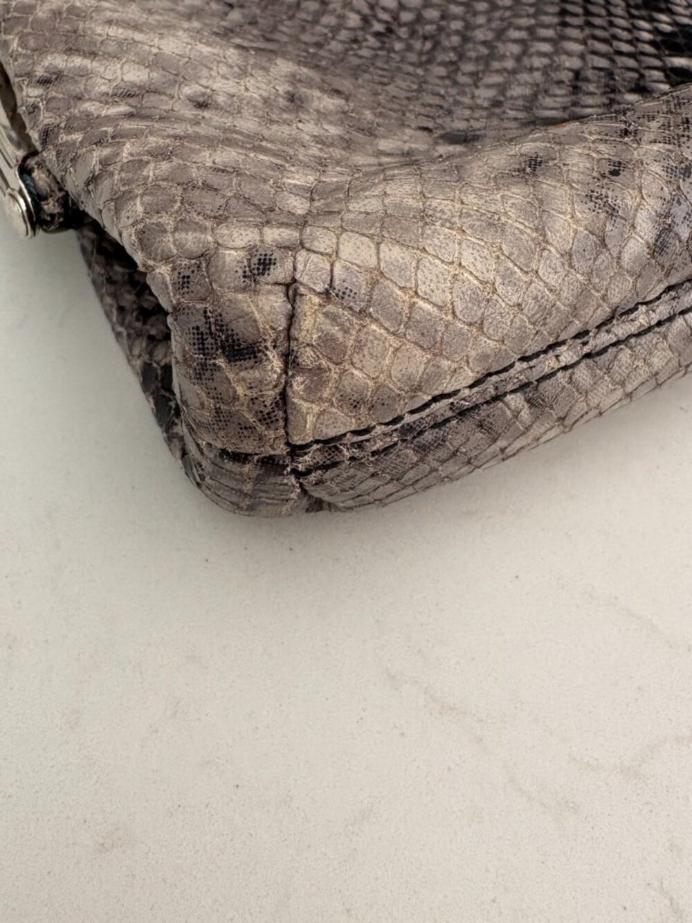 Coach Snakeskin Embossed Kiss Lock Wristlet Clutch Retro Chic Indie Sleaze Party - Picture 8 of 10